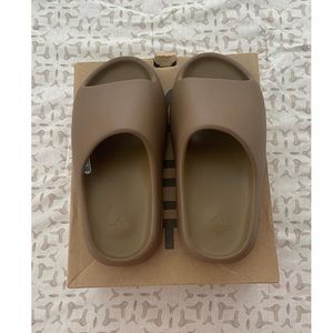 YEEZY SLIDE New with original box